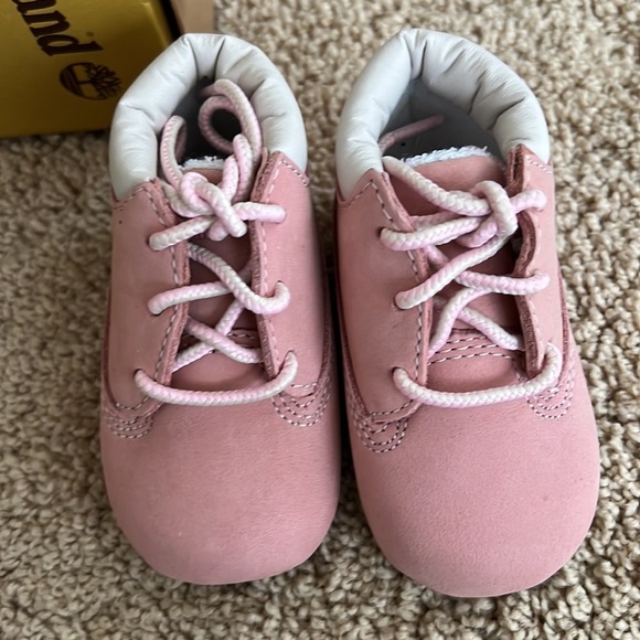 Timberland Infant SZ 2 M pink bootie and hat set. - Picture 3 of 9